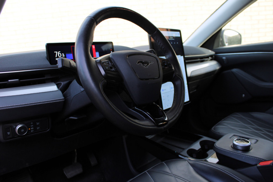 Ford Mustang Mach-E RWD 75 kWh | Adaptieve cruise | B&O | Leder | Trekhaak | Actieweken 1 t/m 15 november!