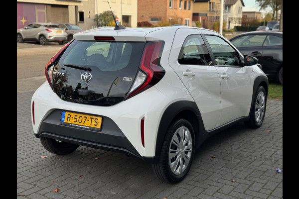 Toyota Aygo X 1.0 VVT-i MT Play | Eerste eigenaar, Apple CarPlay/Android auto, Airco, Parkeercamera, Adaptive cruise control