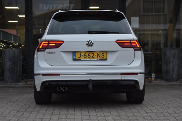 Volkswagen Tiguan 1.5 TSI ACT R-Line | TREKHAAK | CAMERA | DEALER ONDERHOUDEN | STOELVERWARMING | PANORAMADAK | APPLE CARPLAY