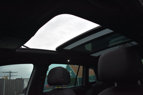 Volkswagen Tiguan 1.5 TSI ACT R-Line | TREKHAAK | CAMERA | DEALER ONDERHOUDEN | STOELVERWARMING | PANORAMADAK | APPLE CARPLAY