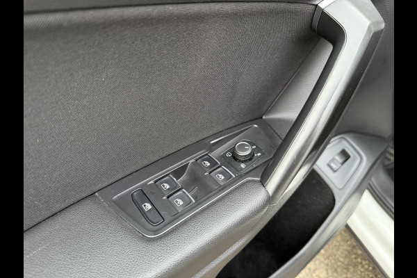 Volkswagen Tiguan Allspace 1.5 TSI Highline Business R 7p. |R-LINE| 7 PERSOONS| RIJKLAAR! DIRECT RIJDEN| DIG. DASH| ADAPTIVE CRUISE| KEYLESS| STOELVERW.|  ELEK. ACHTERKLEP| LED| CARPLAY