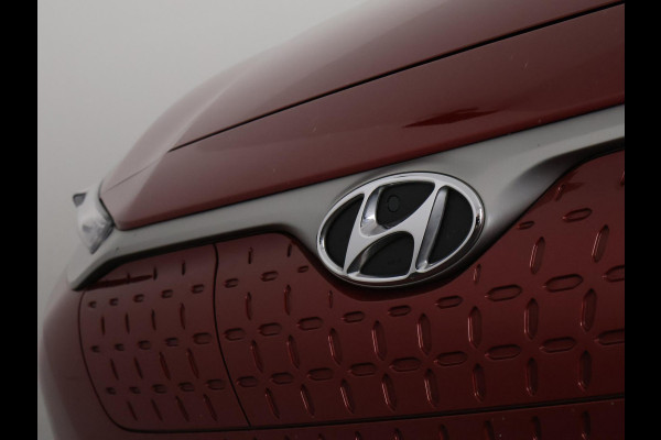 Hyundai Kona EV Fashion Design 64 kWh Two-Tone 400 km actieradius | ACCU 100% | Navigatie | Schuif-/Kanteldak | Leder |