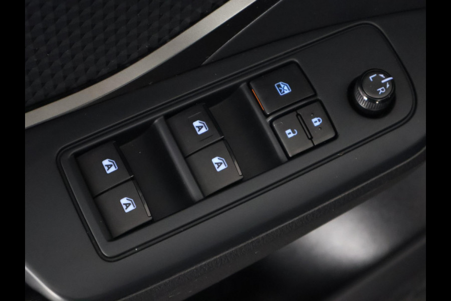 Toyota C-HR 1.8 Hybrid Active Bi-Tone | Trekhaak | Camera | Cruise Control