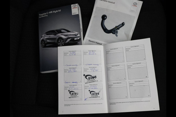 Toyota C-HR 1.8 Hybrid Active Bi-Tone | Trekhaak | Camera | Cruise Control
