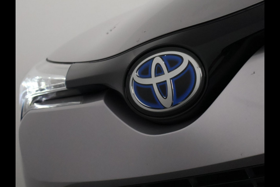 Toyota C-HR 1.8 Hybrid Active Bi-Tone | Trekhaak | Camera | Cruise Control