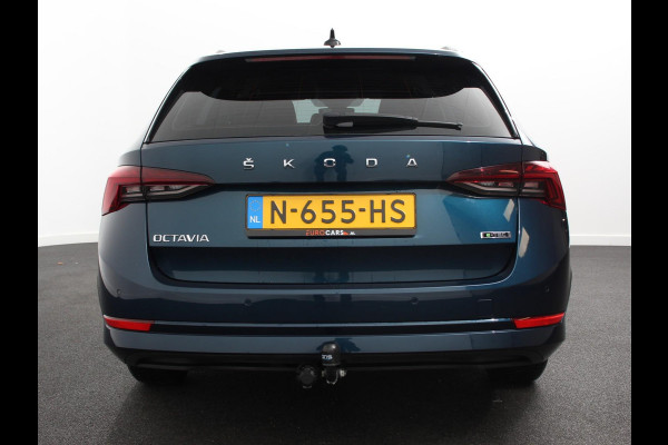 Škoda Octavia Combi 1.0 e-TSI Automaat Business Edition Climate control | Cruise control | Parkeersensoren | Navigatie | LED | Trekhaak | Lichtmetalen velgen | Apple Carplay / Android Auto