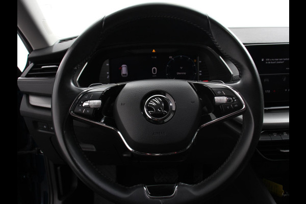 Škoda Octavia Combi 1.0 e-TSI Automaat Business Edition Climate control | Cruise control | Parkeersensoren | Navigatie | LED | Trekhaak | Lichtmetalen velgen | Apple Carplay / Android Auto