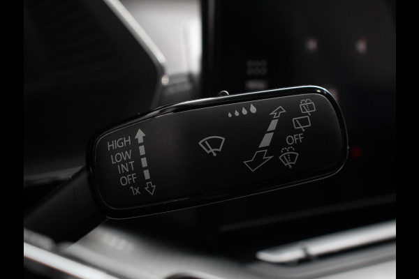 Škoda Octavia Combi 1.0 e-TSI Automaat Business Edition Climate control | Cruise control | Parkeersensoren | Navigatie | LED | Trekhaak | Lichtmetalen velgen | Apple Carplay / Android Auto