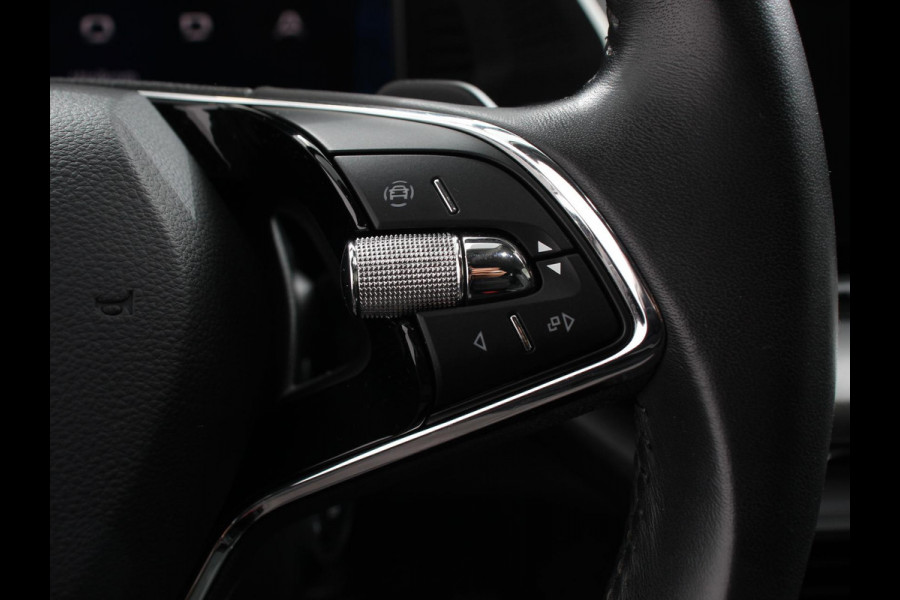 Škoda Octavia Combi 1.0 e-TSI Automaat Business Edition Climate control | Cruise control | Parkeersensoren | Navigatie | LED | Trekhaak | Lichtmetalen velgen | Apple Carplay / Android Auto