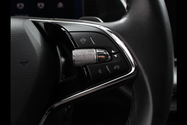 Škoda Octavia Combi 1.0 e-TSI Automaat Business Edition Climate control | Cruise control | Parkeersensoren | Navigatie | LED | Trekhaak | Lichtmetalen velgen | Apple Carplay / Android Auto