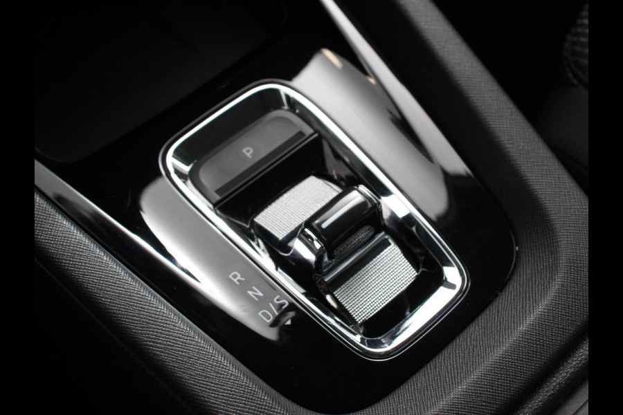 Škoda Octavia Combi 1.0 e-TSI Automaat Business Edition Climate control | Cruise control | Parkeersensoren | Navigatie | LED | Trekhaak | Lichtmetalen velgen | Apple Carplay / Android Auto