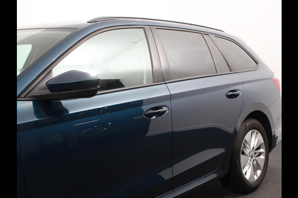 Škoda Octavia Combi 1.0 e-TSI Automaat Business Edition Climate control | Cruise control | Parkeersensoren | Navigatie | LED | Trekhaak | Lichtmetalen velgen | Apple Carplay / Android Auto