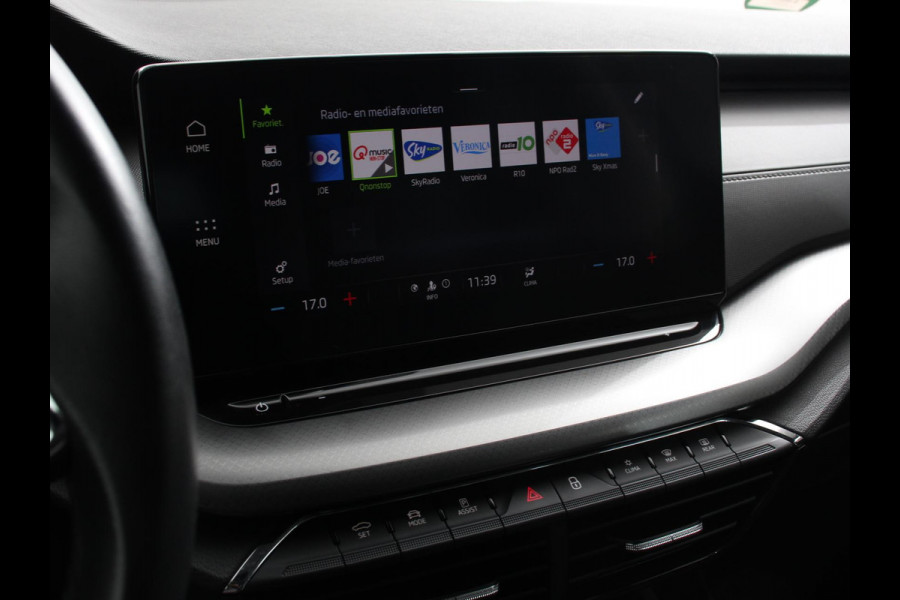 Škoda Octavia Combi 1.0 e-TSI Automaat Business Edition Climate control | Cruise control | Parkeersensoren | Navigatie | LED | Trekhaak | Lichtmetalen velgen | Apple Carplay / Android Auto