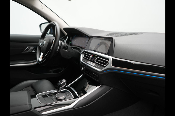 BMW 3 Serie Touring 330e Sportline Plug In Hybrid 293pk Dealer O.H PHEV | Adaptive Cruise | Apple Carplay | Lederen Sportstoelen Verwarmd | Blis | Lane Assist | Front Assist | Navigatie | Virtual | DAB |