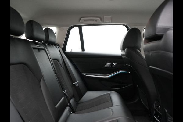 BMW 3 Serie Touring 330e Sportline Plug In Hybrid 293pk Dealer O.H PHEV | Adaptive Cruise | Apple Carplay | Lederen Sportstoelen Verwarmd | Blis | Lane Assist | Front Assist | Navigatie | Virtual | DAB |