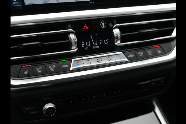 BMW 3 Serie Touring 330e Sportline Plug In Hybrid 293pk Dealer O.H PHEV | Adaptive Cruise | Apple Carplay | Lederen Sportstoelen Verwarmd | Blis | Lane Assist | Front Assist | Navigatie | Virtual | DAB |