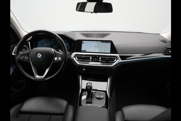 BMW 3 Serie Touring 330e Sportline Plug In Hybrid 293pk Dealer O.H PHEV | Adaptive Cruise | Apple Carplay | Lederen Sportstoelen Verwarmd | Blis | Lane Assist | Front Assist | Navigatie | Virtual | DAB |