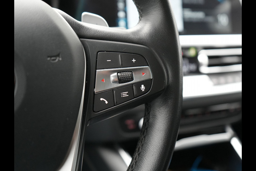 BMW 3 Serie Touring 330e Sportline Plug In Hybrid 293pk Dealer O.H PHEV | Adaptive Cruise | Apple Carplay | Lederen Sportstoelen Verwarmd | Blis | Lane Assist | Front Assist | Navigatie | Virtual | DAB |