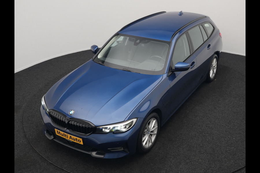 BMW 3 Serie Touring 330e Sportline Plug In Hybrid 293pk Dealer O.H PHEV | Adaptive Cruise | Apple Carplay | Lederen Sportstoelen Verwarmd | Blis | Lane Assist | Front Assist | Navigatie | Virtual | DAB |