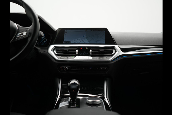 BMW 3 Serie Touring 330e Sportline Plug In Hybrid 293pk Dealer O.H PHEV | Adaptive Cruise | Apple Carplay | Lederen Sportstoelen Verwarmd | Blis | Lane Assist | Front Assist | Navigatie | Virtual | DAB |