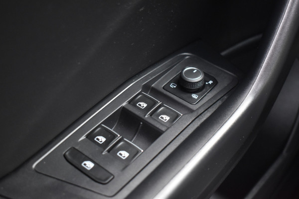 Volkswagen T-Roc R 2.0 TSI 300PK DSG 4MOTION R-SPORT BEATS/LEDER/TREKHAAK/PANORAMADAK