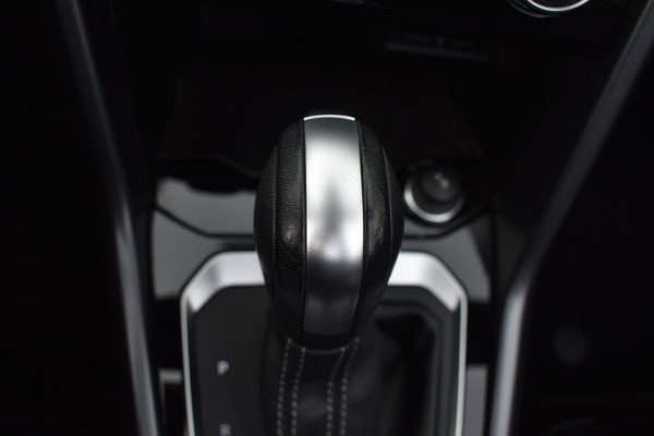 Volkswagen T-Roc Cabrio 1.5 TSI 150PK DSG R-LINE LEDER/PDC/NAVI