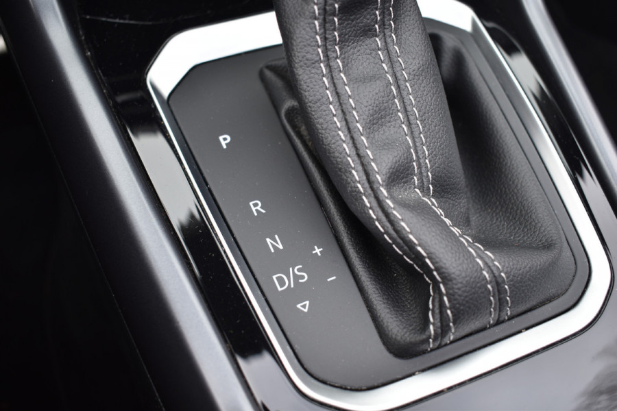 Volkswagen T-Roc Cabrio 1.5 TSI 150PK DSG R-LINE LEDER/PDC/NAVI