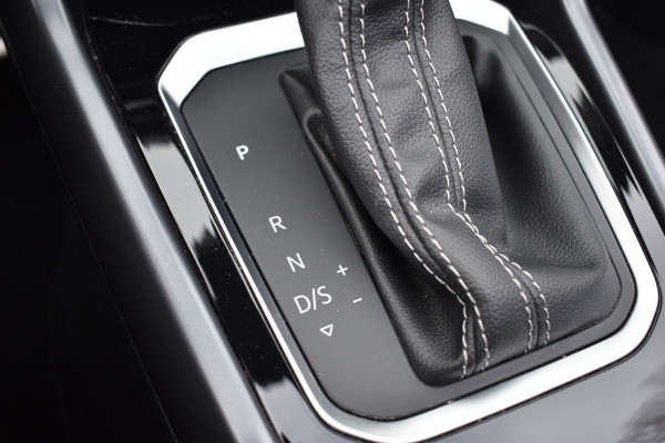 Volkswagen T-Roc Cabrio 1.5 TSI 150PK DSG R-LINE LEDER/PDC/NAVI