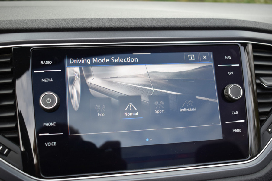 Volkswagen T-Roc Cabrio 1.5 TSI 150PK DSG R-LINE LEDER/PDC/NAVI