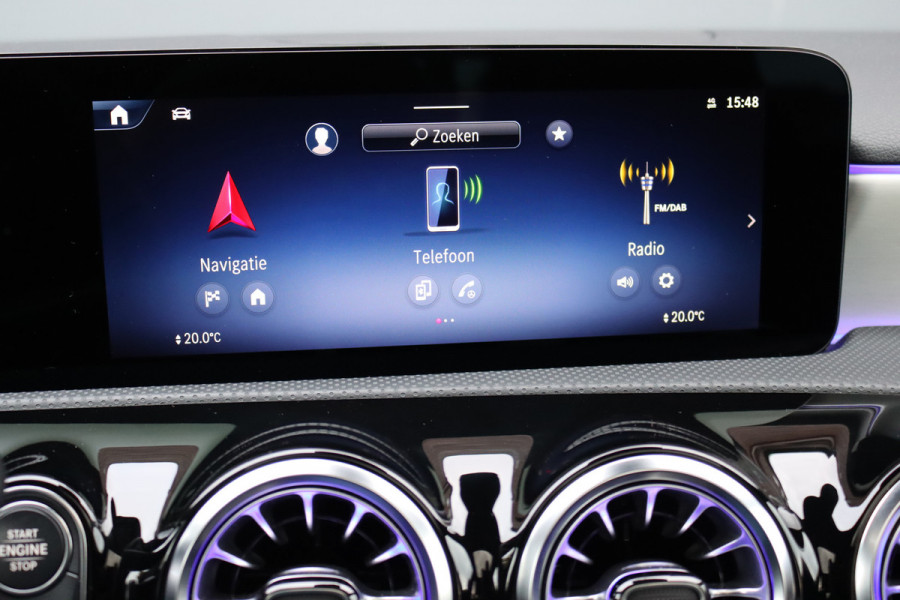 Mercedes-Benz A-Klasse 250 e AMG Line | Panoramadak | Memory | HUD | Keyless Go | Advanced Sound System | Surround Camera | Multibeam LED | Dodehoekassistent | Sfeerverlichting |