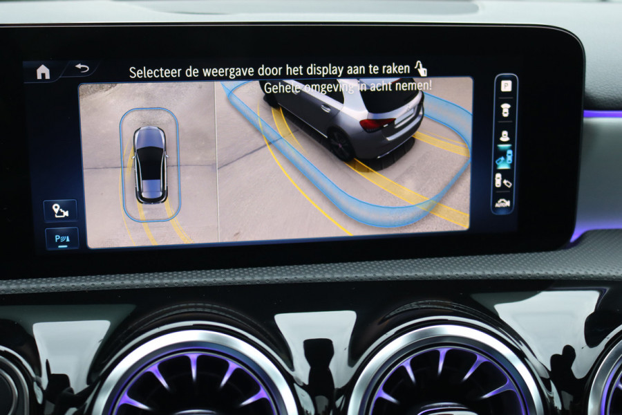 Mercedes-Benz A-Klasse 250 e AMG Line | Panoramadak | Memory | HUD | Keyless Go | Advanced Sound System | Surround Camera | Multibeam LED | Dodehoekassistent | Sfeerverlichting |