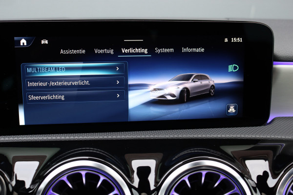 Mercedes-Benz A-Klasse 250 e AMG Line | Panoramadak | Memory | HUD | Keyless Go | Advanced Sound System | Surround Camera | Multibeam LED | Dodehoekassistent | Sfeerverlichting |