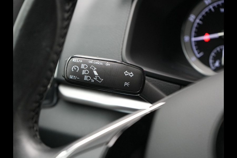 Škoda Karoq 1.5 TSI ACT 150pk DSG Business Edition | Crystal LED | Apple Carplay | Camera | Keyless | Cruise Control | Navigatie | DAB |