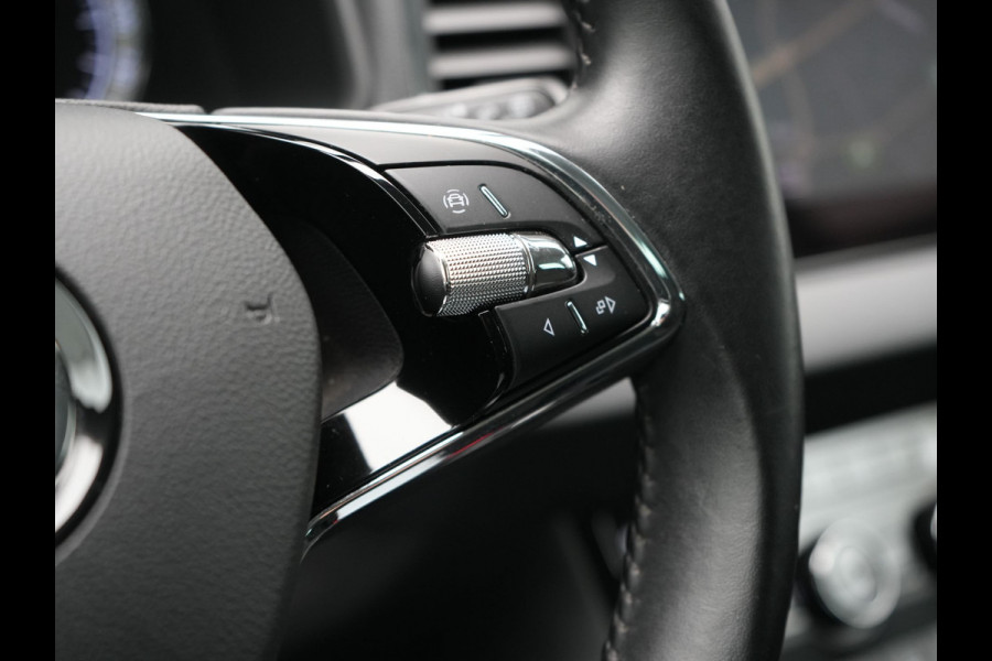 Škoda Karoq 1.5 TSI ACT 150pk DSG Business Edition | Crystal LED | Apple Carplay | Camera | Keyless | Cruise Control | Navigatie | DAB |