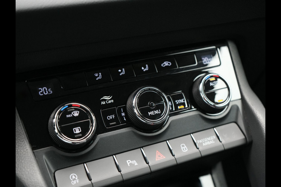 Škoda Karoq 1.5 TSI ACT 150pk DSG Business Edition | Crystal LED | Apple Carplay | Camera | Keyless | Cruise Control | Navigatie | DAB |