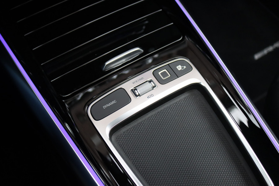 Mercedes-Benz B-Klasse 250 e AMG Line | Panoramadak | Advanced Sound System | Camera | High Perf. LED | Nightpakket | Keyless-Go | Sfeerverlichting | Vario-Achterbank | Augmented Reality |