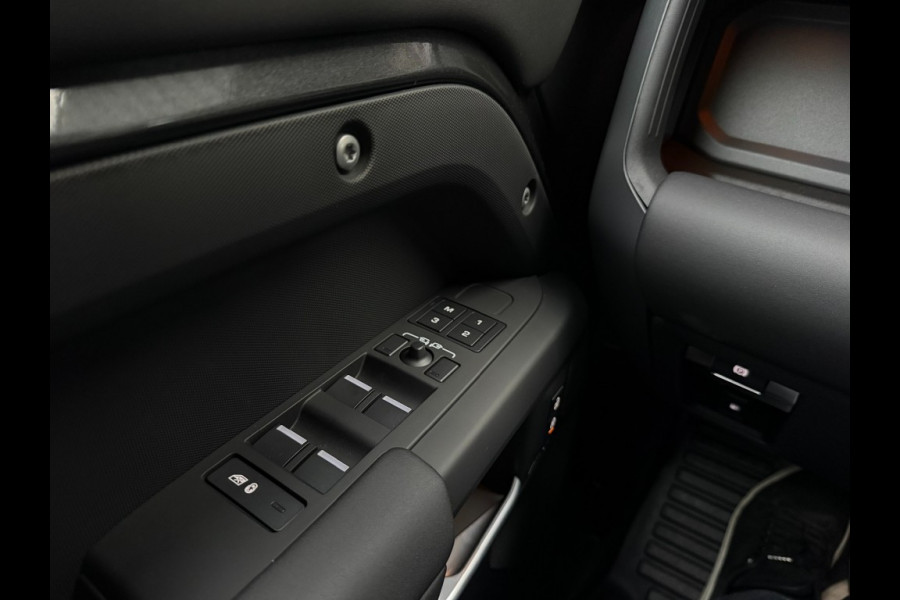 Land Rover Defender 110 P300e X-Dynamic SE ACC/Meridian trekh/head-up/5jr garantie/Panoramadak