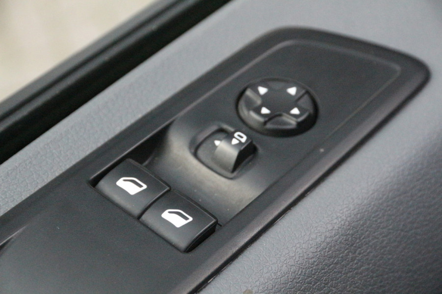 Opel Vivaro 2.0 CDTI 122 | L3 | 2.5t trekgewicht | Navi | Cruise | Airco..