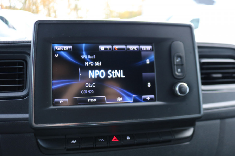 Renault Master 2.3 dCi 135pk L2 H2 Airco Navigatie Imperiaal Inrichting