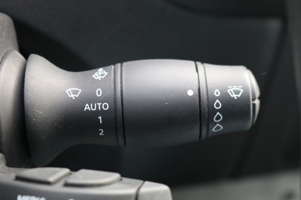 Renault Master 2.3 dCi 135pk L2 H2 Airco Navigatie Imperiaal Inrichting