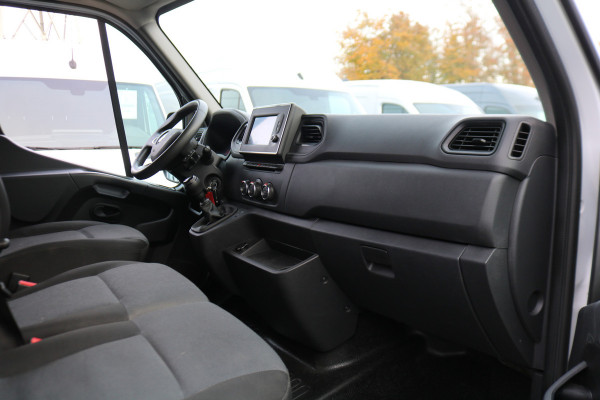 Renault Master 2.3 dCi 135pk L2 H2 Airco Navigatie Imperiaal Inrichting