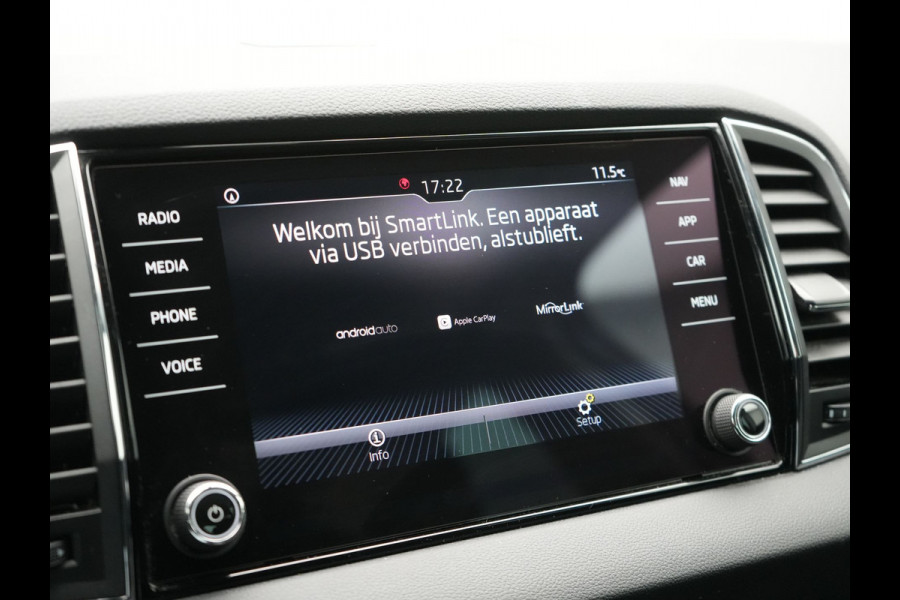 Škoda Karoq 1.5 TSI ACT Ambition Business 150pk Dealer O.H. | Adaptive Cruise | Apple Carplay | Camera | Stoelverwarming | Navigatie | 17"L.M |