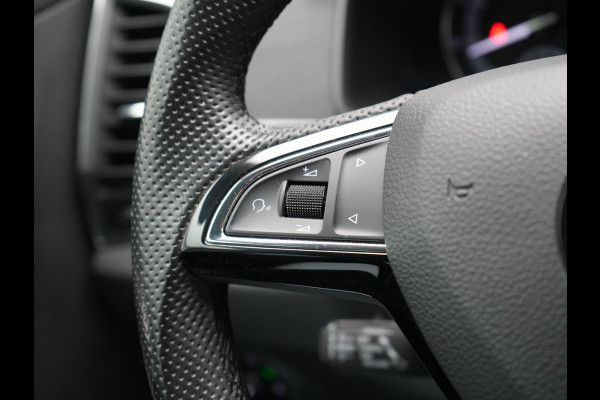 Škoda Karoq 1.5 TSI ACT Ambition Business 150pk Dealer O.H. | Adaptive Cruise | Apple Carplay | Camera | Stoelverwarming | Navigatie | 17"L.M |