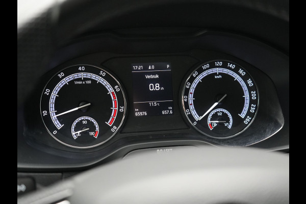 Škoda Karoq 1.5 TSI ACT Ambition Business 150pk Dealer O.H. | Adaptive Cruise | Apple Carplay | Camera | Stoelverwarming | Navigatie | 17"L.M |