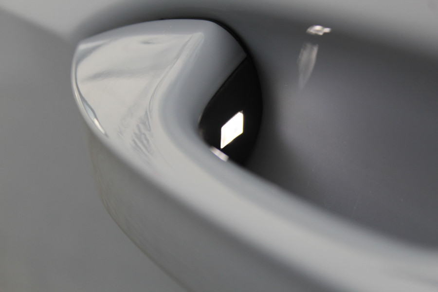 Volkswagen Golf 1.5-150pk TSI Highline. Erg nette, sportieve en goed onderhouden VW Golf ! Slechts 41.000km ! Autm. airco dual, digitaal dashb., adapt. cruise cntrl, navigatie, tel. voorb., trekhaak + afn. kgl,  IQ lights, LM wielen, elektr. panoramadak, stoel- en stuurverwarming etc.