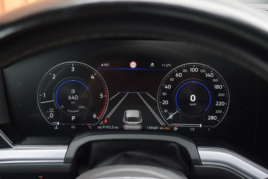 Volkswagen Touareg 3.0 TDI 286pk R-line | Grijs Kenteken | Luchtvering