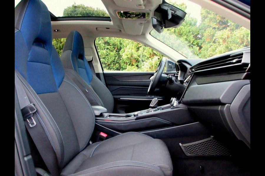 Lynk & Co 01 1.5 Plug-in*Adapt. Cruise*Pano.dak*360cam*