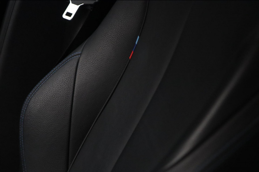 BMW 1-serie 116i Edition M Sport Shadow / LEDER / NAVI / PDC / KEURIGE AUTO