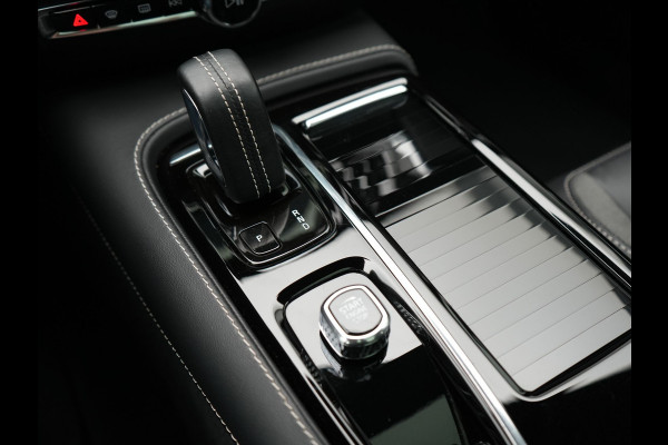 Volvo V60 T6 Recharge AWD R-Design LONG RANGE Plug In Hybrid Dealer O.H. PHEV | Panodak | Lederen Sportstoelen Memory | Harman Kardon | Apple Carplay | Navigatie | Camera | L.M. 19" | DAB | Virtual |