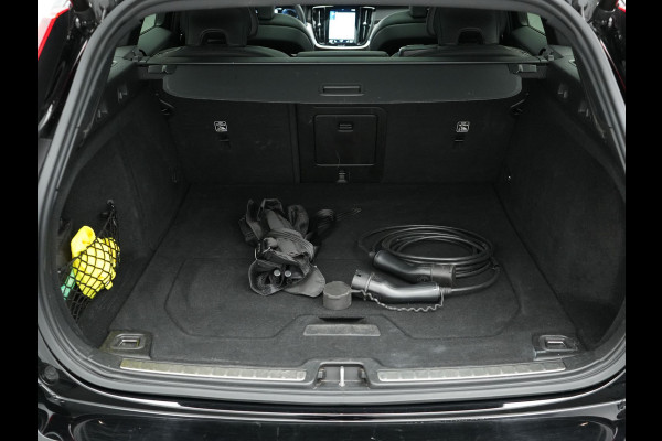 Volvo V60 T6 Recharge AWD R-Design LONG RANGE Plug In Hybrid Dealer O.H. PHEV | Panodak | Lederen Sportstoelen Memory | Harman Kardon | Apple Carplay | Navigatie | Camera | L.M. 19" | DAB | Virtual |